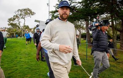 Travis Kelce se fait voler la vedette par son chien dans une pub