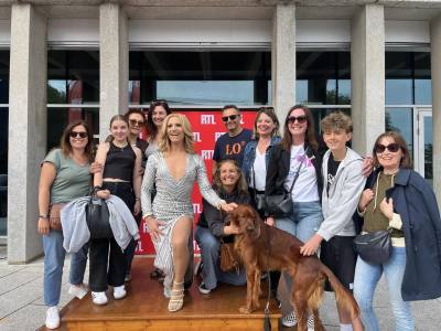 Céline Dion présente son chien Noovo Moi