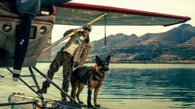 Heart of the Beast : Brad Pitt et un chien dans un survival réduit à l’os